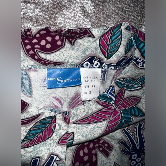⭐️Crest Softwear, long sleeve scrub top, size small⭐️Great Condition ⭐️ - Picture 4 of 9